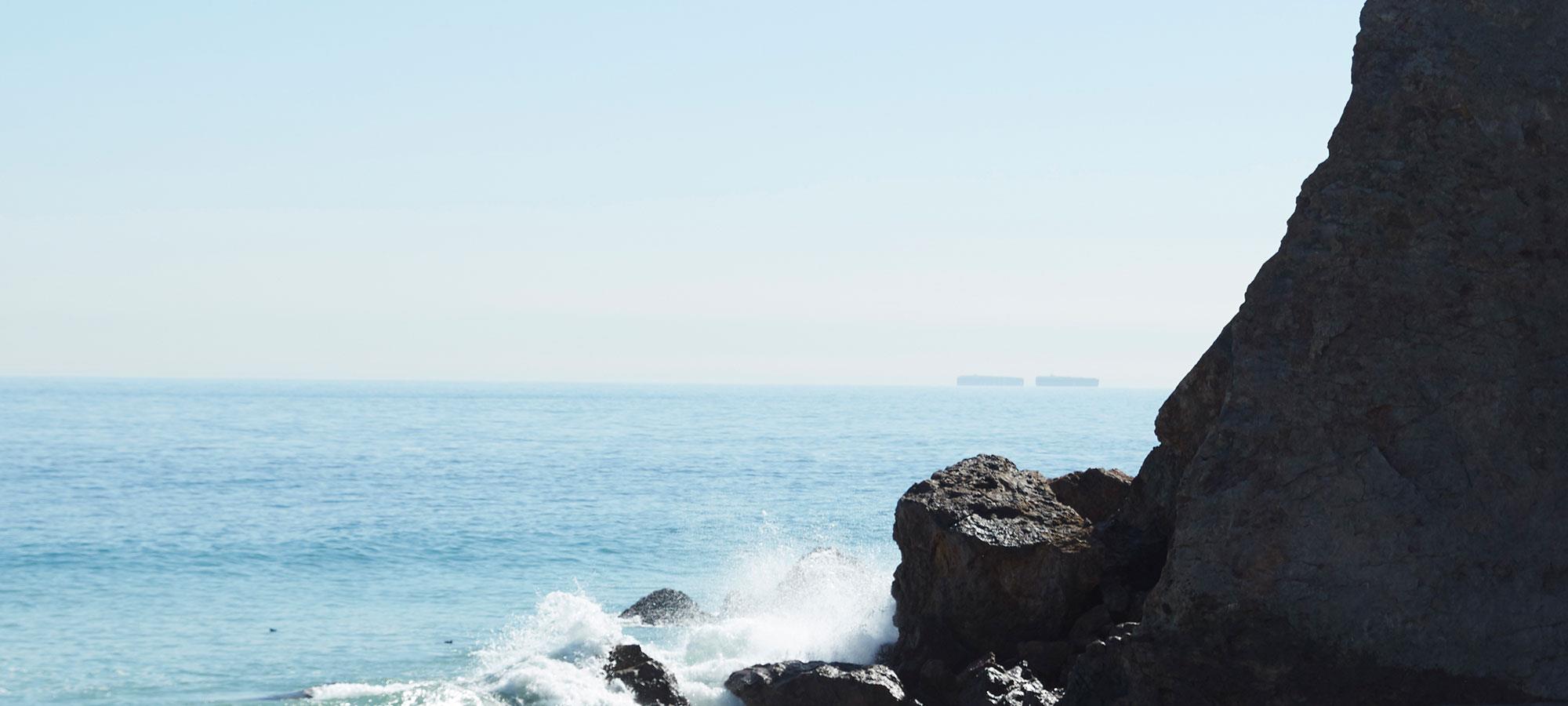 Tinnitus strand, klippe